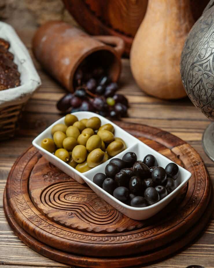 تصویر 4 از قیمت زیتون سبز و سیاه و خرید باور نکردنی